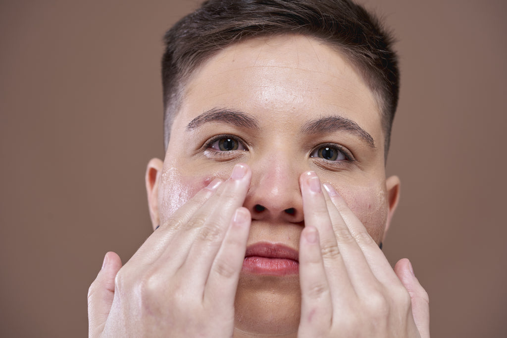 Cuidando dos poros dilatados: causas e tratamentos